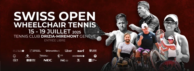 À droite de l'image un montage photo illustre trois joueurs de tennis en fauteuil roulant qui célèbrent . À gauche, le titre du tounoi et les dates sont présentes.